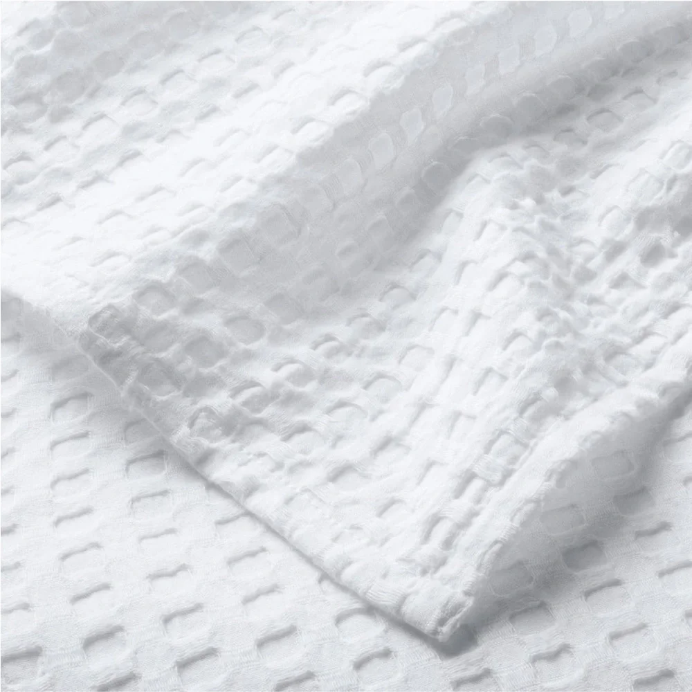 CASALUNA NWT waffle shower curtain -white